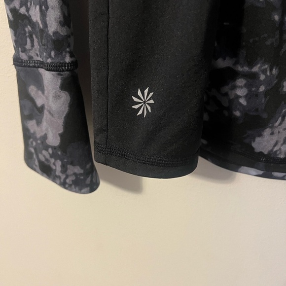 Athleta Runaway Wicking Run Swim Top Gray Black XS - Picture 2 of 6